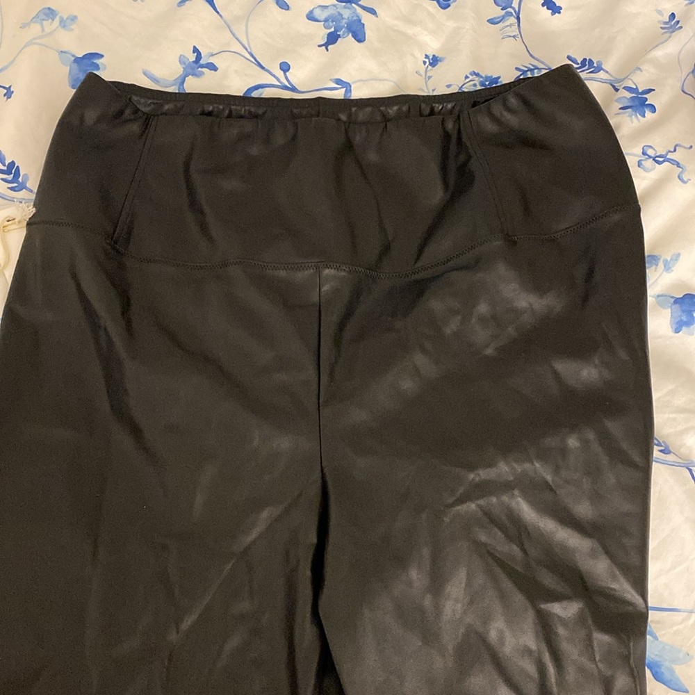 Aritzia Wilfred Free Daria Pant High-waisted Vegan Leather leggings - Picture 5 of 5